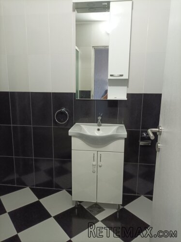 Izdajem prazan stan 50m2, Beograd - 7