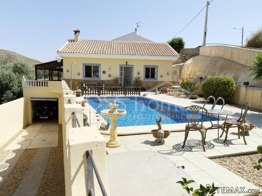 NEW LISTING TO VOSS HOMES - A lovingly maintained &.. - 8