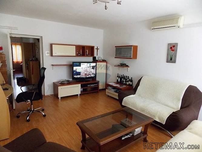 PULA, KAŠTANJER STAN 80m2 SA GARAŽOM! - 2