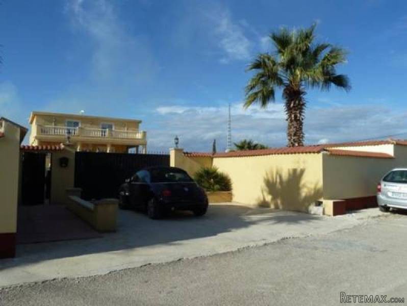 12 Bedroom 9 Bathroom Villa In Los.. - 2
