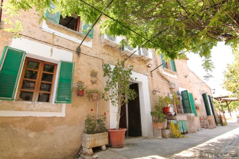 Charming stone clad house at the edge..