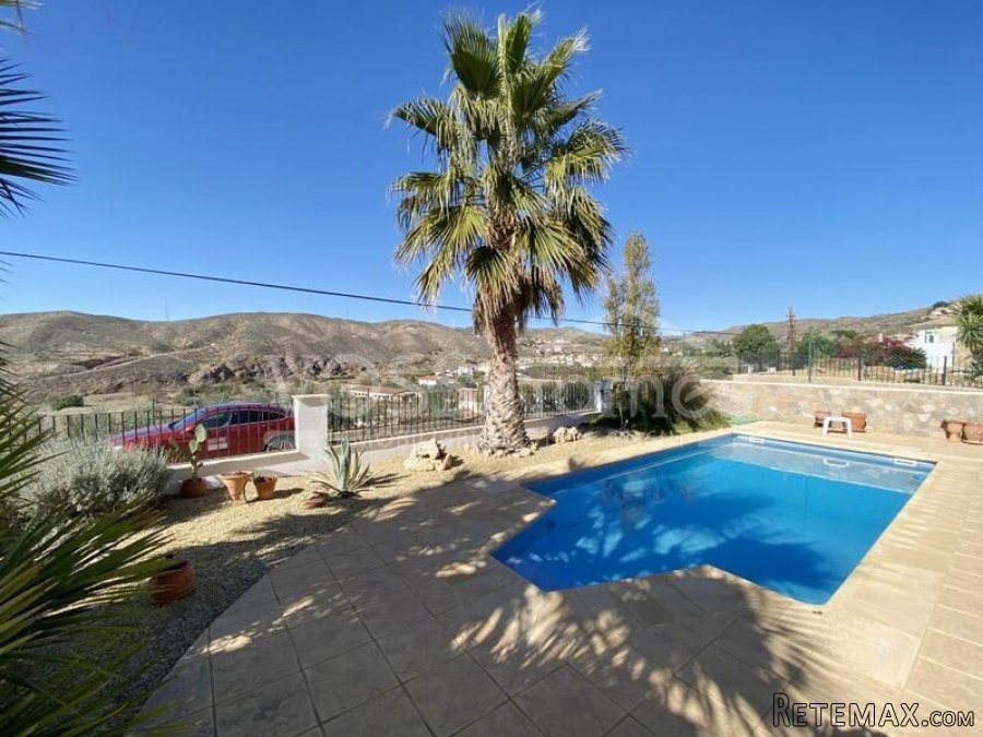 NEW & EXCLUSIVE LISTING TO VOSS HOMES - A beautifully.. - 3