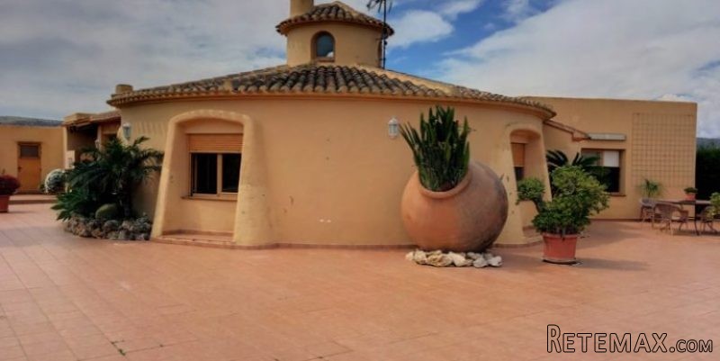 3 Bedroom, 2 Bathroom unique villa in..