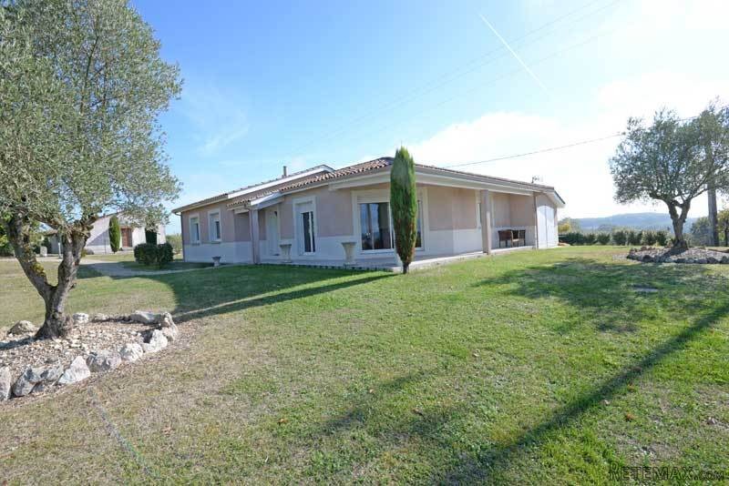 Smart Contemporary Family Home In 1/2..