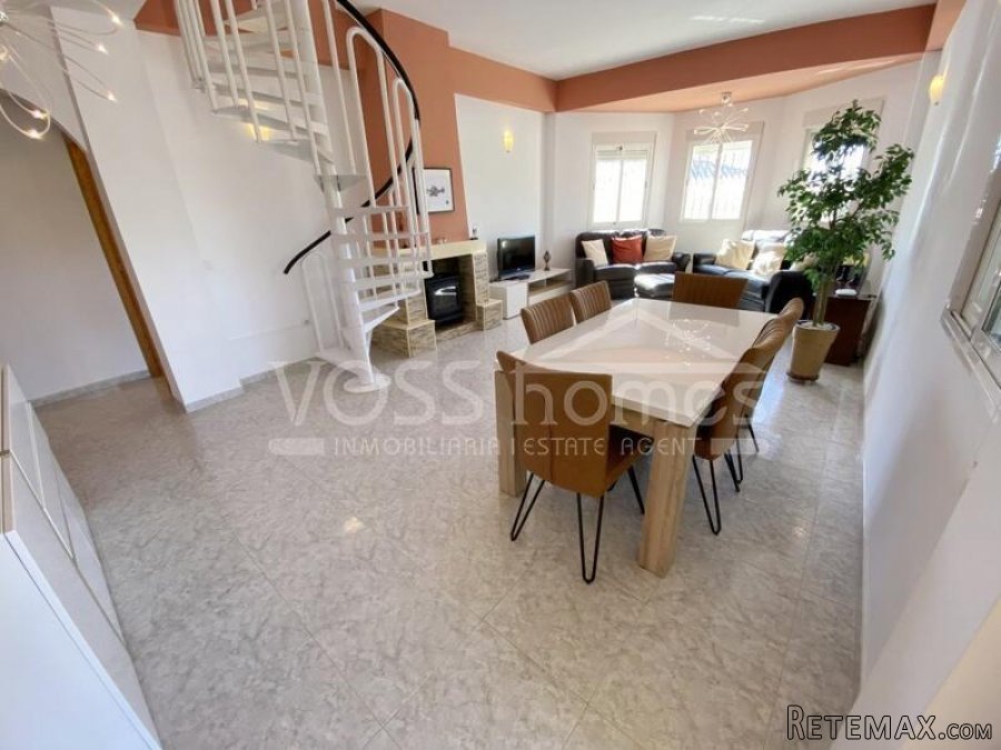 NEW & EXCLUSIVE LISTING TO VOSS HOMES - A beautifully.. - 10