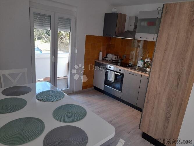 Lijepi apartman u Kamporu na super lokaciji - 2