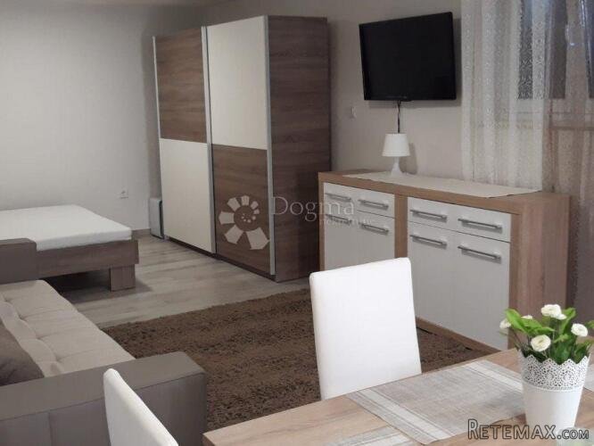 PRIMOŠTEN, prekrasan apartman na moru - 2