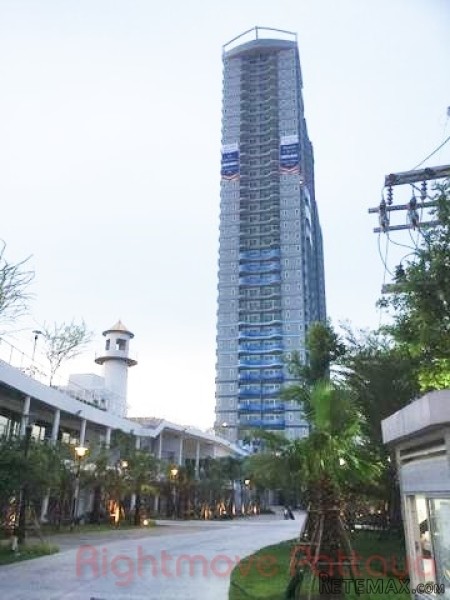 2 Bedroom Condo for sale in Jomtien -..