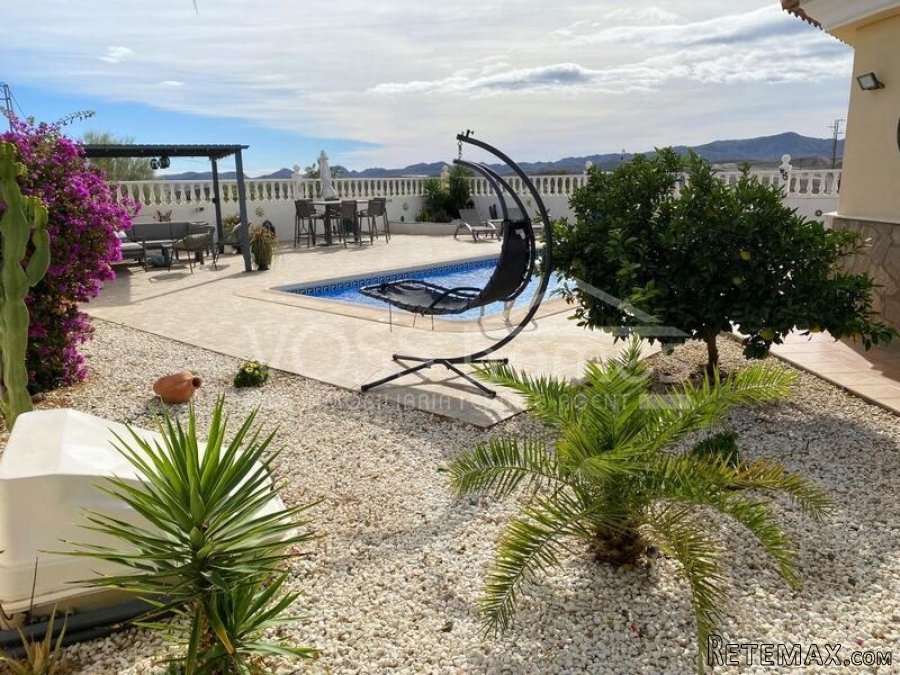 NEW & EXCLUSIVE LISTING TO VOSS HOMES - A lovingly.. - 3