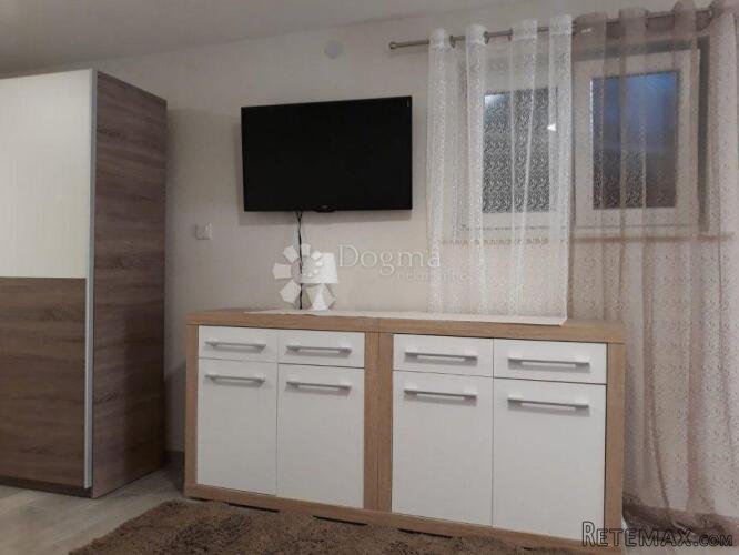 PRIMOŠTEN, prekrasan apartman na moru - 3