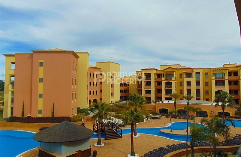 Luxurious Apartment in Private Condo in..
