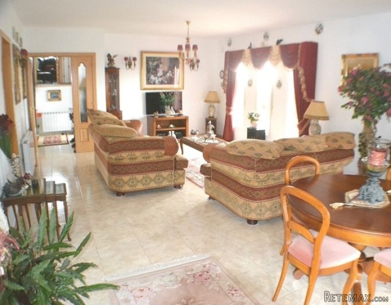 3 Bedroom Villa In Excellent Condition.. - 2