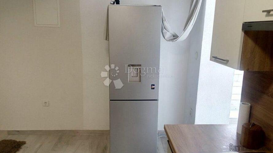 PRIMOŠTEN, prekrasan apartman na moru - 6