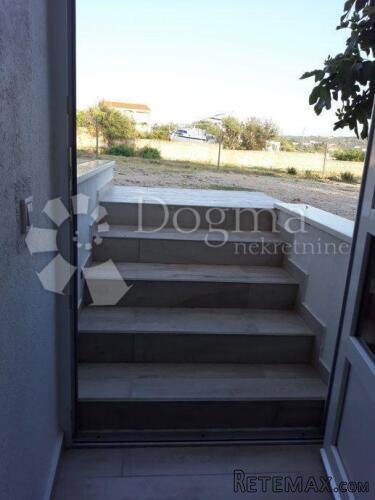 PRIMOŠTEN, prekrasan apartman na moru - 7