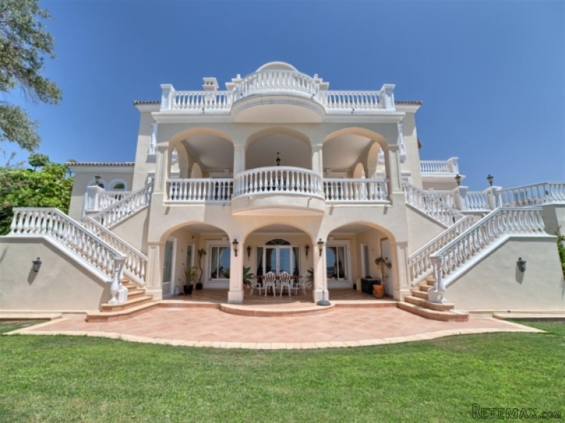 5 Bedroom Villa For Sale In Marbella..