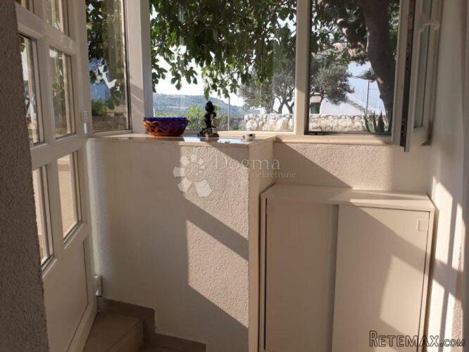 PRIMOŠTEN, prekrasan apartman na moru - 8