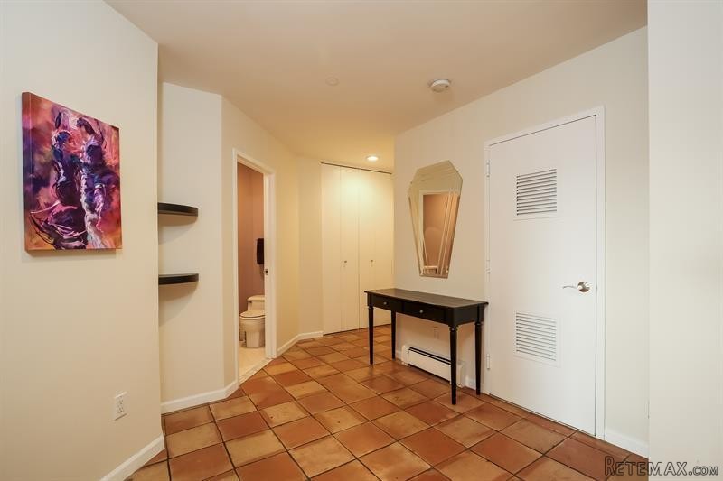 1 bedroom House For Sale: 21 Lake.. - 2