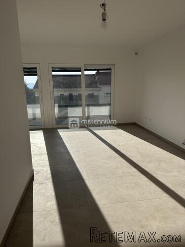 Dramalj, novogradnja, 127.33m2, dvoetažni 4s+db, bazen