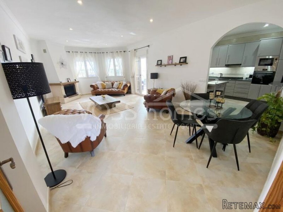 NEW & EXCLUSIVE LISTING TO VOSS HOMES - A lovingly.. - 10