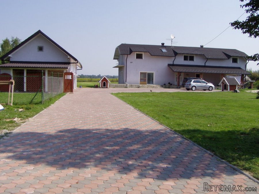 Prodajem kucu - 3