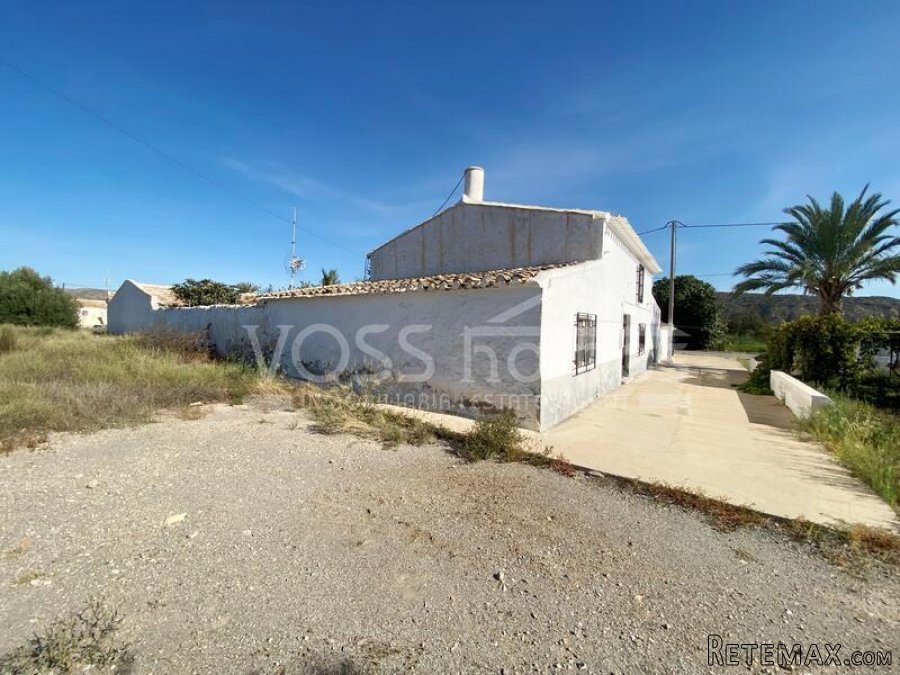 NEW LISTING TO VOSS HOMES - A lovely 2 bed, 1 bath ( more.. - 3