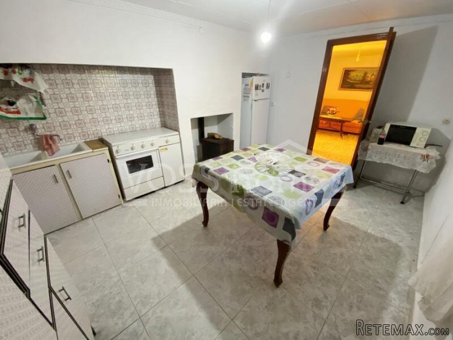 NEW LISTING TO VOSS HOMES - A lovely 2 bed, 1 bath ( more.. - 7