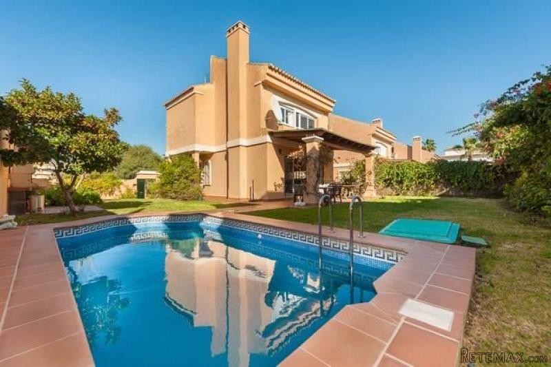 4 bedroom detached villa for sale
