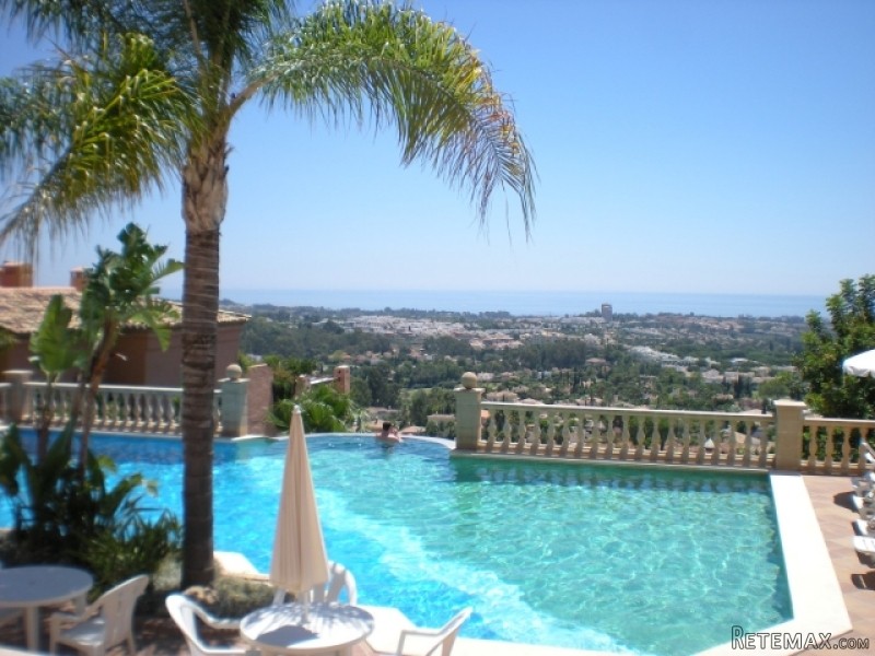 3 Bedroom Penthouse For Sale In Les..