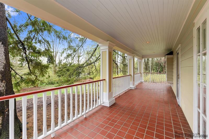 4 bedroom House For Sale: 69 Crest Road.. - 2