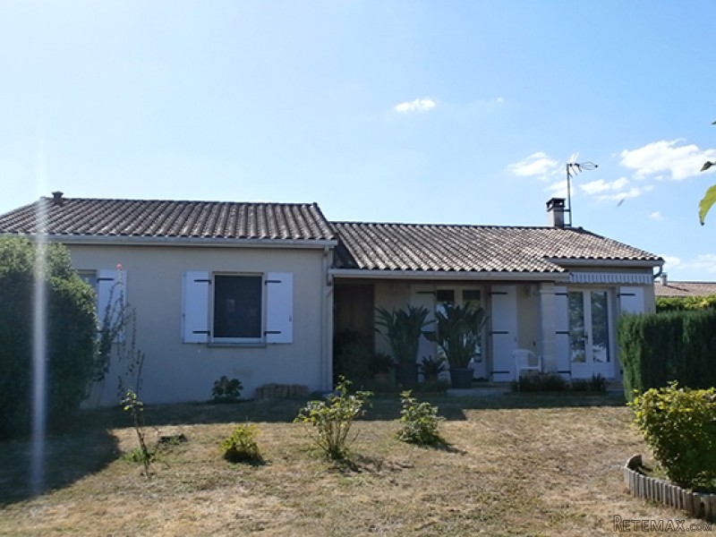 Beautiful Bungalow With Garden Of 1615m2 - 2