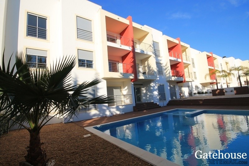 2 Beds Apartment For Sale In Olhos de..