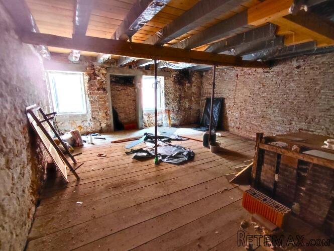 Rovinj, tri etaže za renovaciju sa puno potencijala - stari - 2