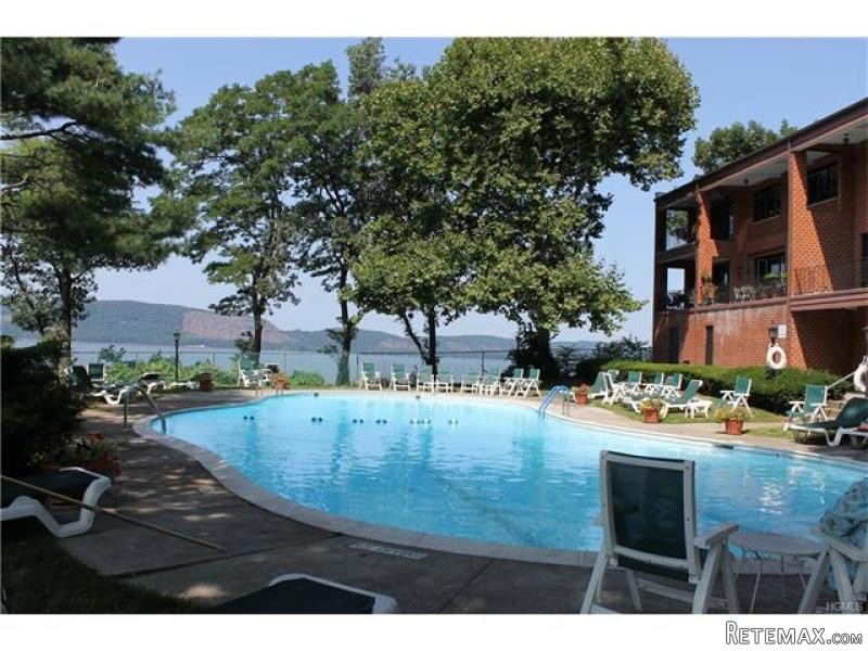 2 bedroom Commercial Property For Sale:.. - 2