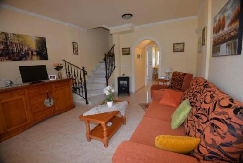 2 Bedroom 1 Bathroom Townhouse In..