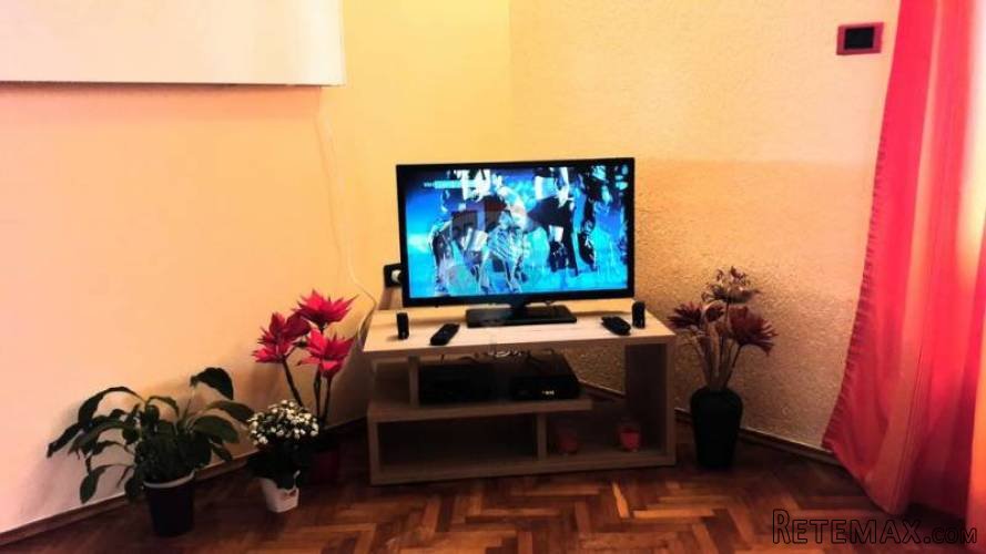 KRASAN DVOETAŽNI STAN / APARTMAN 300 m OD ARENE - 2