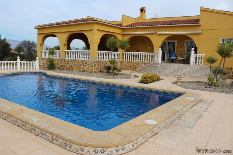 3 Bedrooms - Villa - Alicante - For Sale