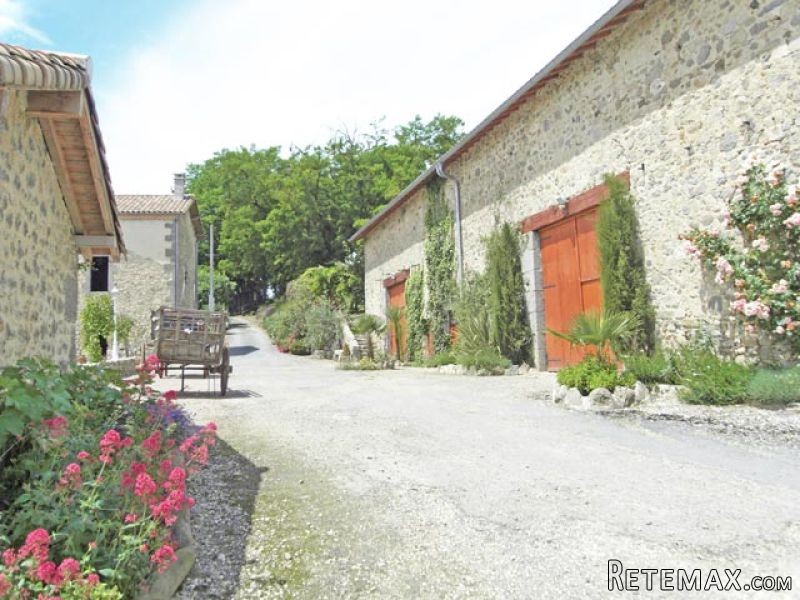 Splendid Stone Country Property With.. - 2