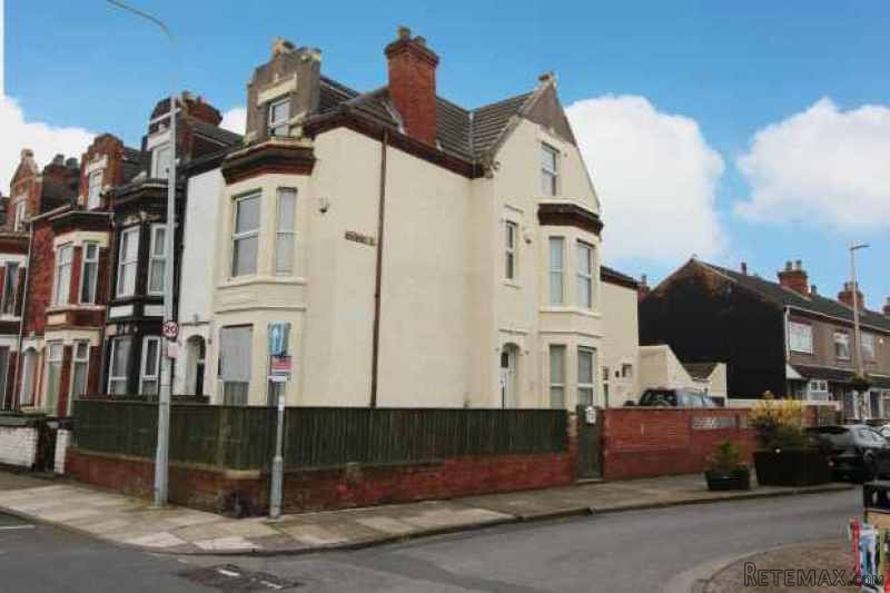 5 bedroom, End Of Terrace House house..