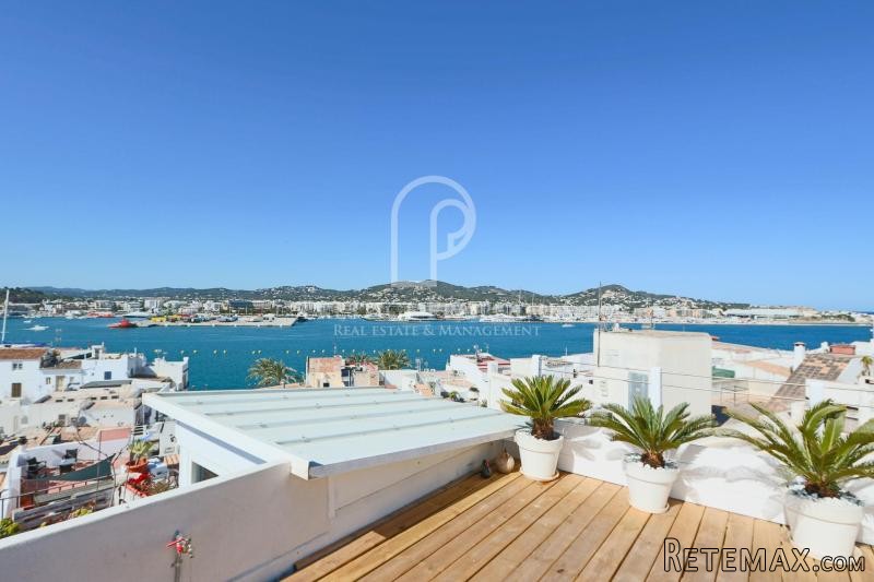 Fabulous triplex in La Marina with.. - 2