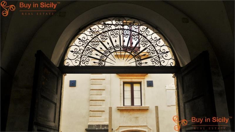 4 bedroom Apartment For Sale: Catania..