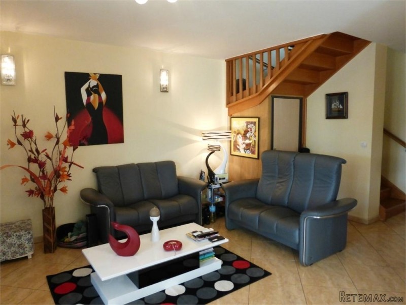 Sea Views From This 2 Bed Apartment.. - 2