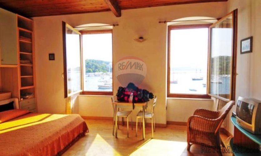 Ekskluzivno Stan Rovinj prvi red do mora - 3