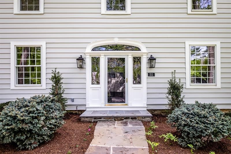 4 bedroom House For Sale: 211 Douglas.. - 2