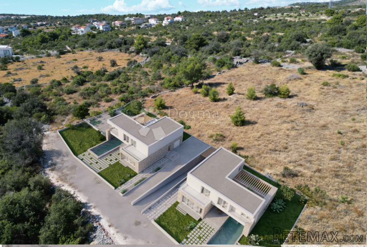 ROGOZNICA- LUKSUZNA VILLA NA TOP LOKACIJI - 2
