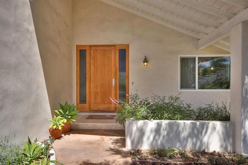 5 bedroom House For Sale: 1354 Rialto Ln - 2