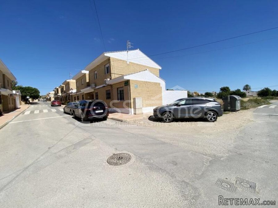 NEW LISTING TO VOSS HOMES - Larger than average (124m2).. - 5