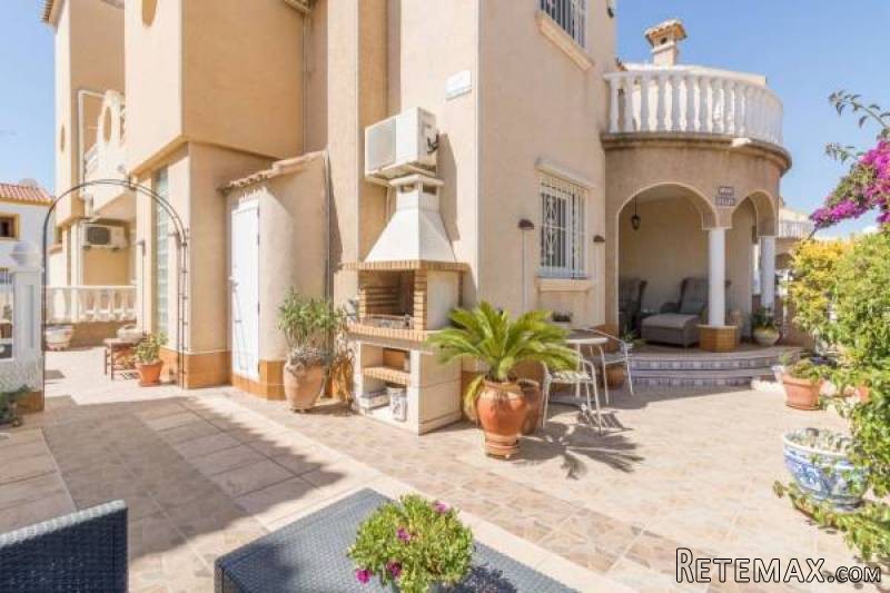 3 Bedroom 2 Bathroom Townhouse In Playa.. - 2