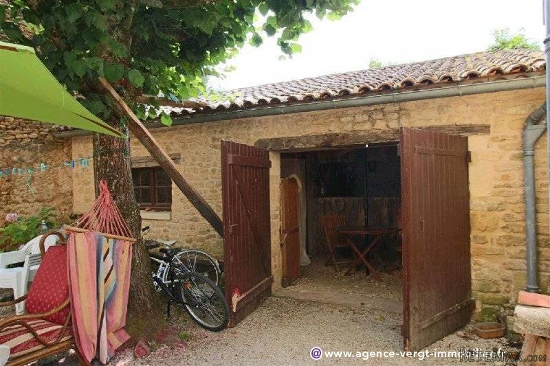 Ref 28241 : Deux Maisons Dans Un Bourg - 2