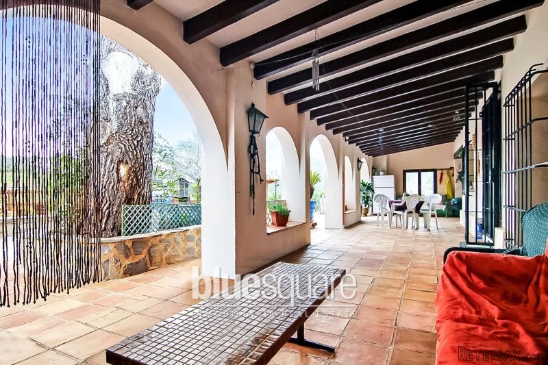Lovely rustic finca with mountain views - 2
