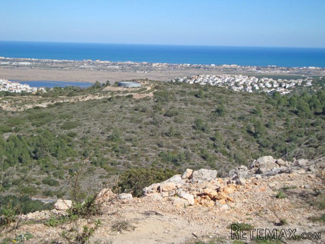 Beautifully situated plot in the modern residential..